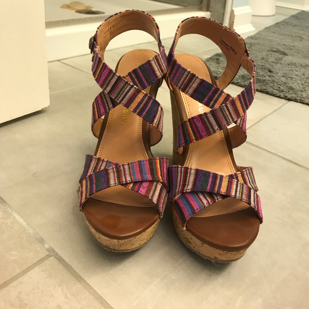 Multicolor sandal wedges