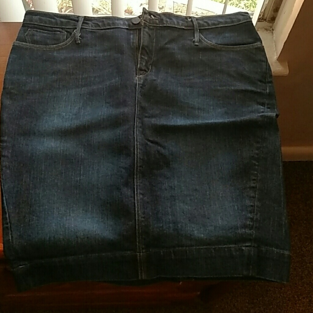 Banana Republic denim skirt