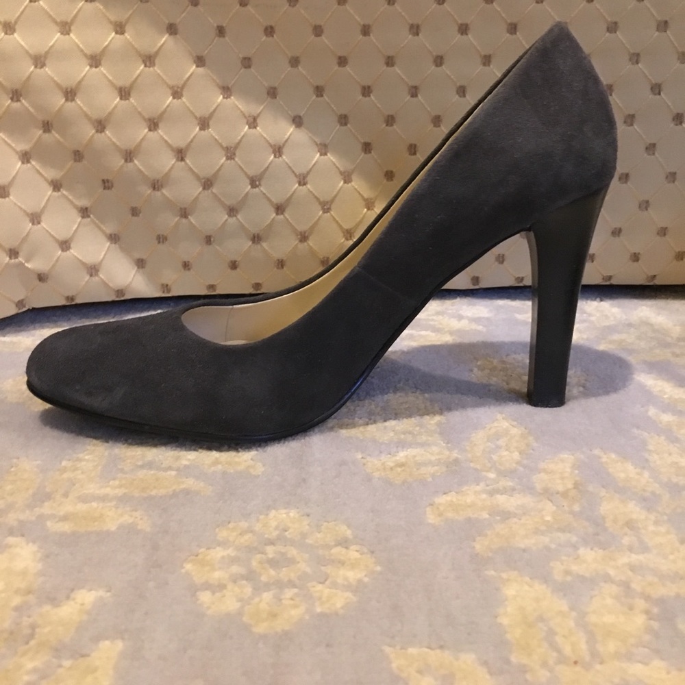 Ralph Lauren grey suede pumps