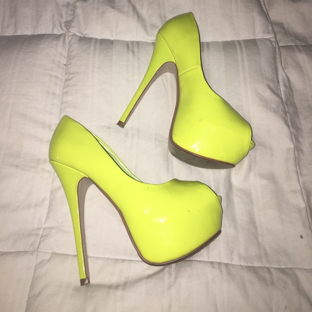 Neon yellow pumps