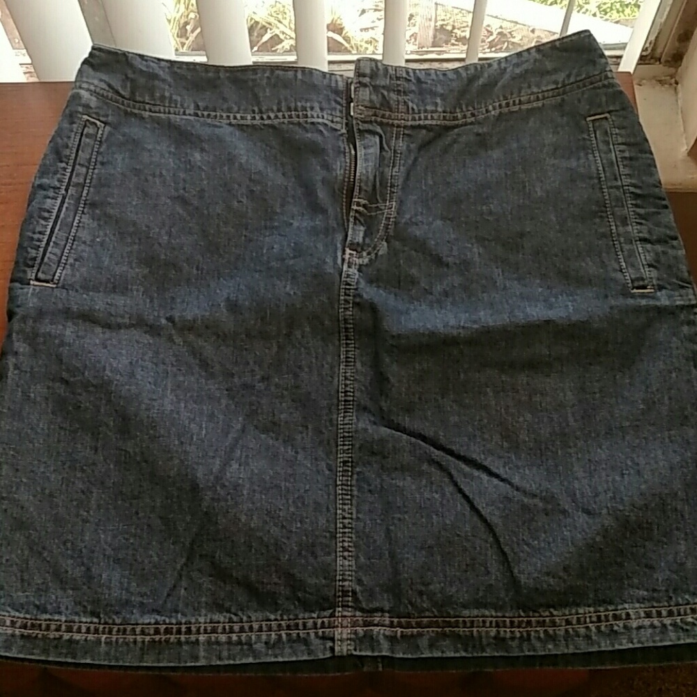 Tommy Hilfiger denim skirt