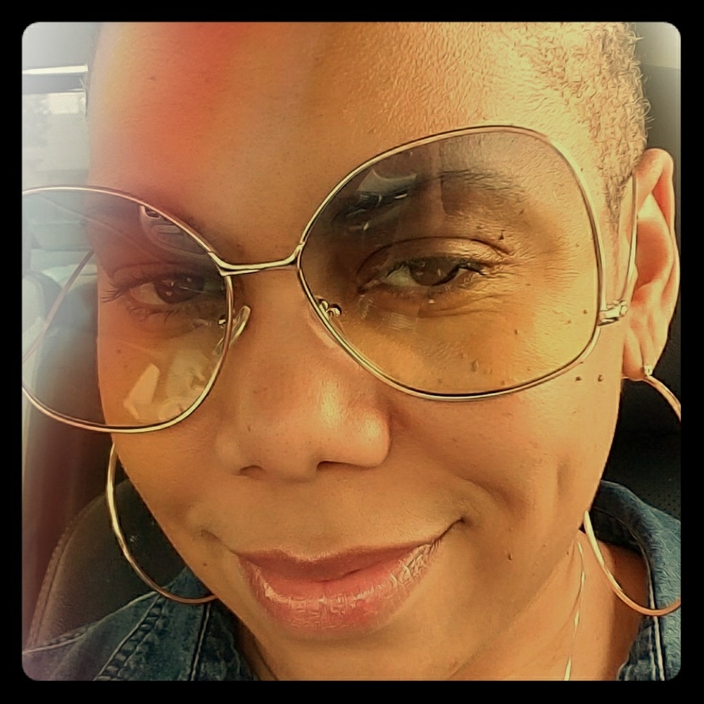 Meet your Posher, Kendra
