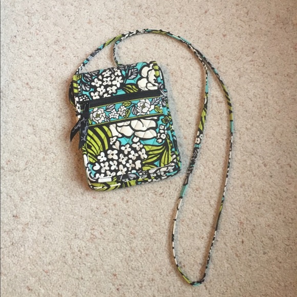 Vera Bradley Handbags - Vera Bradley Crossbody