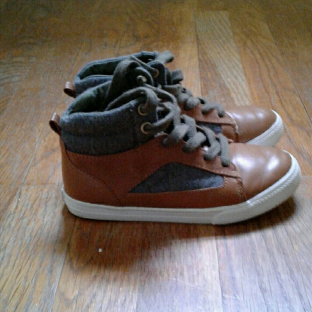Boys shoes