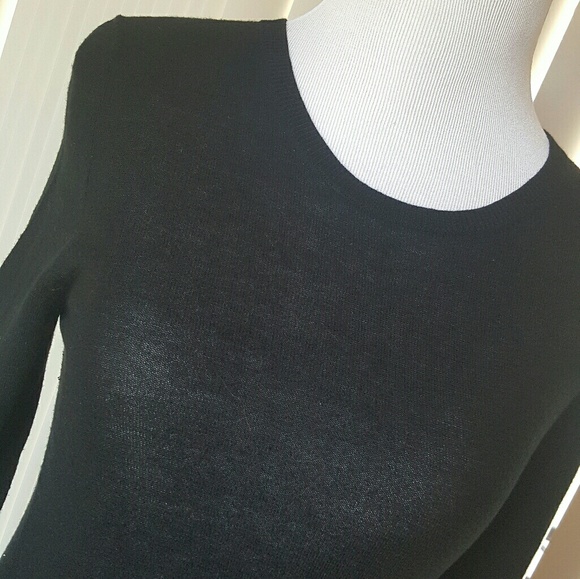 GAP Tops - GAP Soft Black Sweater Size XS