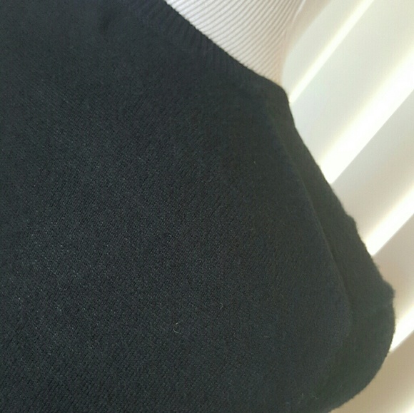 GAP Soft Black Sweater Size XS - Picture 5 of 7