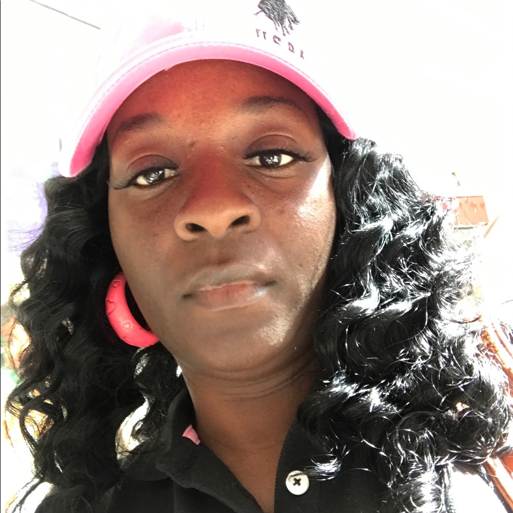 Meet your Posher, Denise