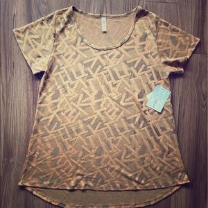 NWT Lularoe L Classic T
