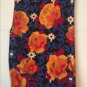 ✨NWT LULAROE TC LEGGINGS✨
