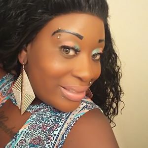 Meet your Posher, Kendra