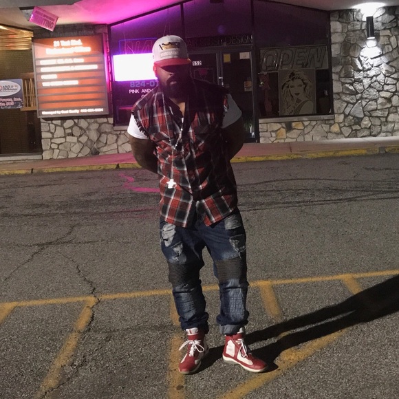 Meet your Posher, Devin - Picture 1 of 1