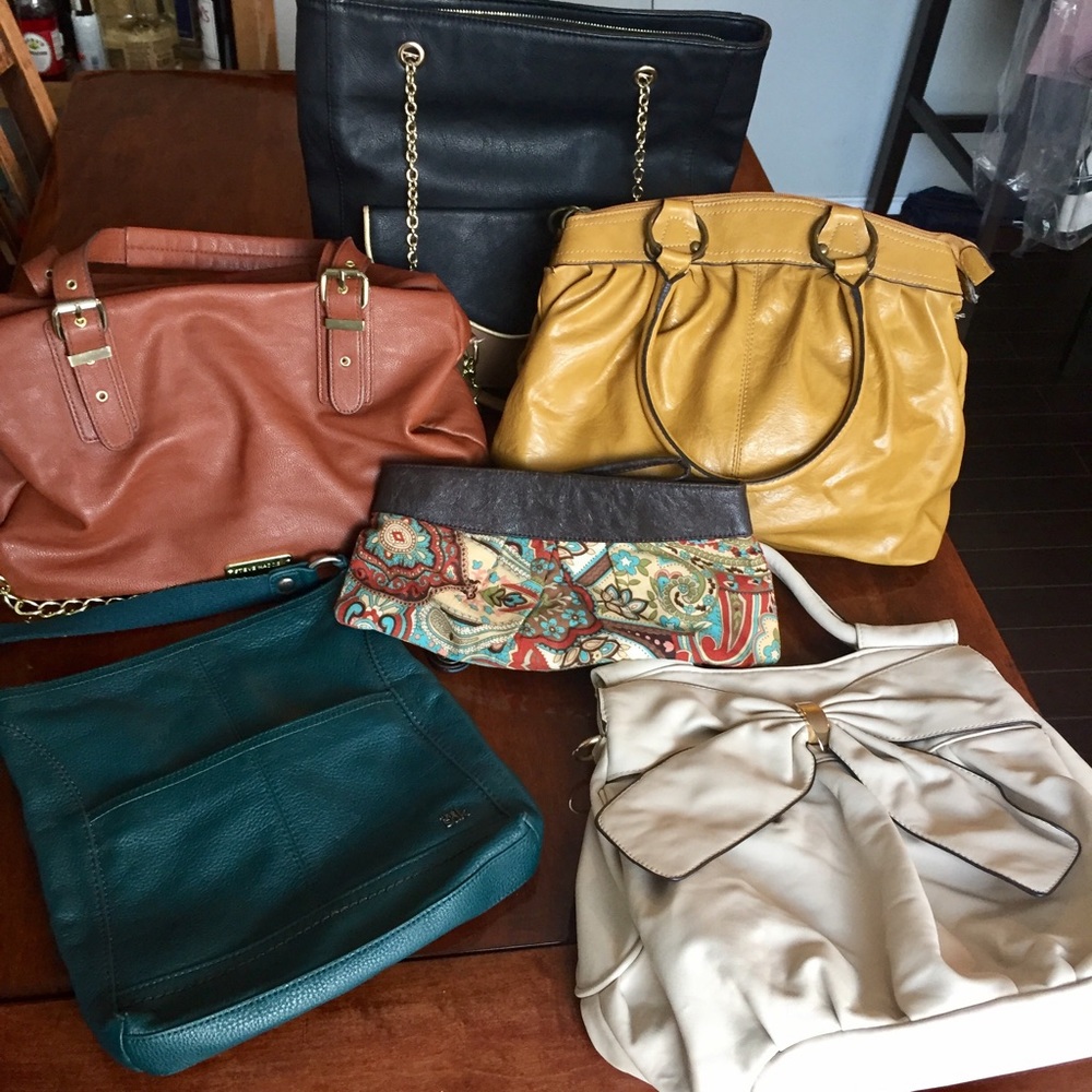 Lot of women's purses