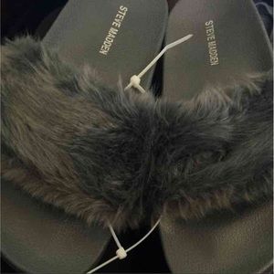 Steve Madden gray slippers