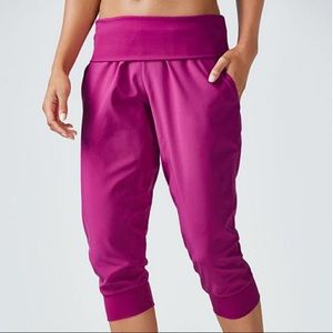Fuscia yoga pants never been worn