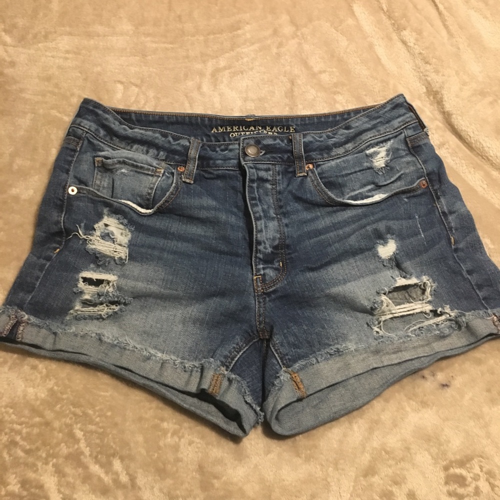 American eagle distressed shorts