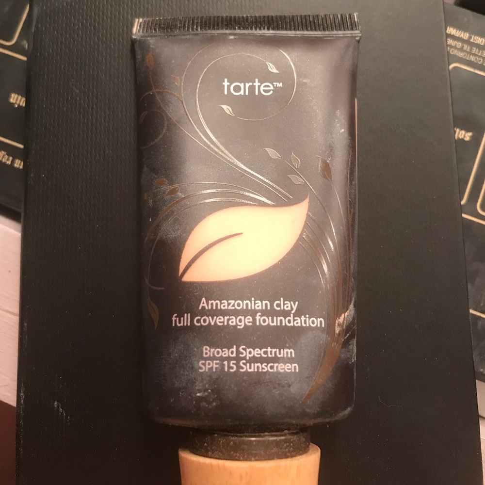 Tarte Amazonian clay foundation