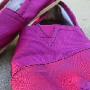 Magenta Tom's Pink Flats Size 7.5