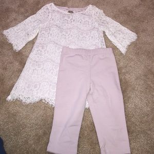 Like new lace too and capris