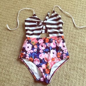 Patterned one-piece bathing suit