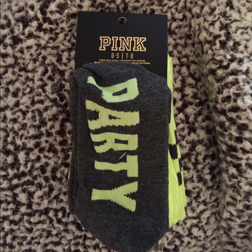 ✨SOLD✨ 🎉BRAND NEW 🎉 VS PINK Knee High Socks