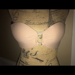 🚨strapless bra with Strass on it. (Brazilian)