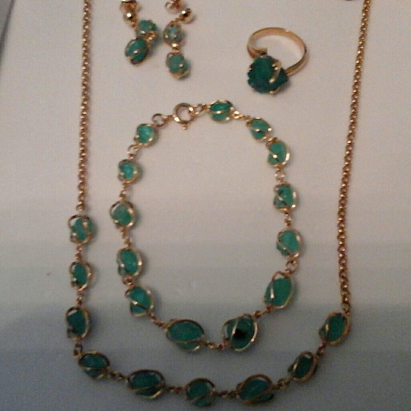 SALE! Raw Emerald and gold necklace set - Picture 1 of 6