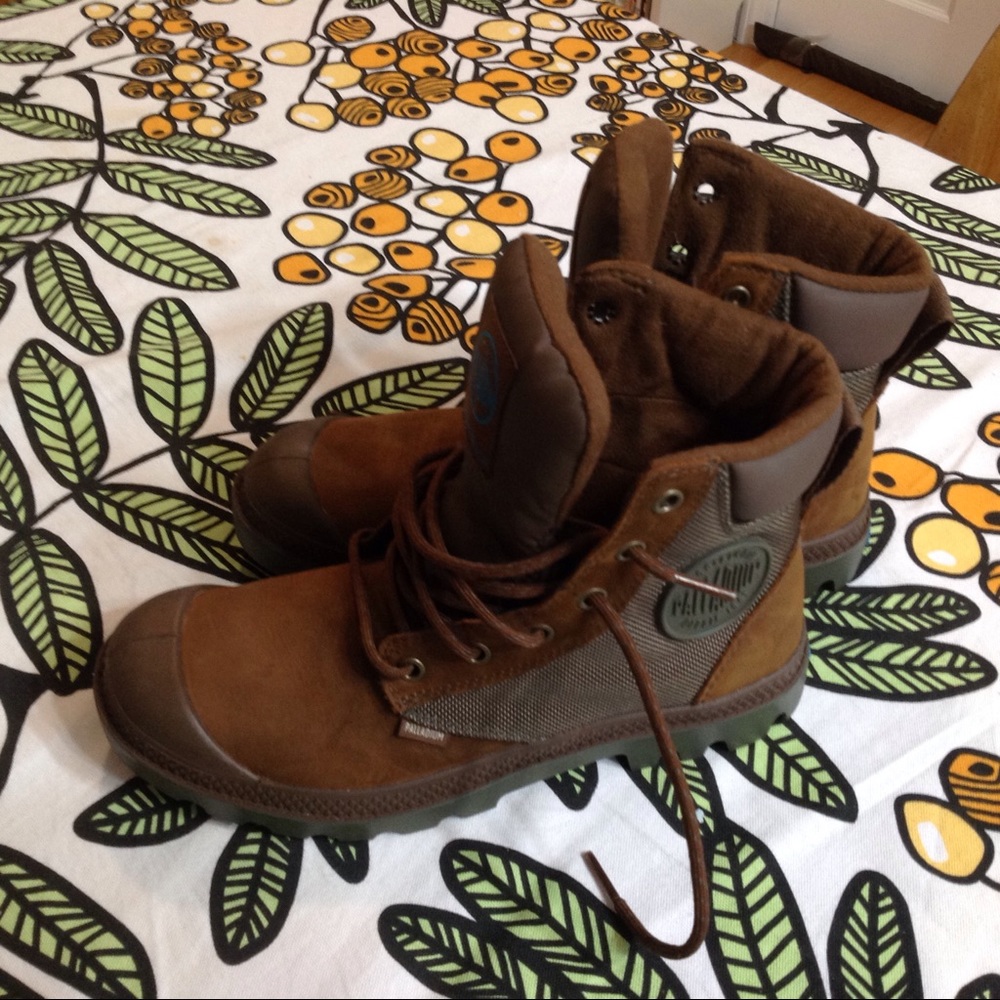 Palladium Pampa Sport Cuff WP2 Boot