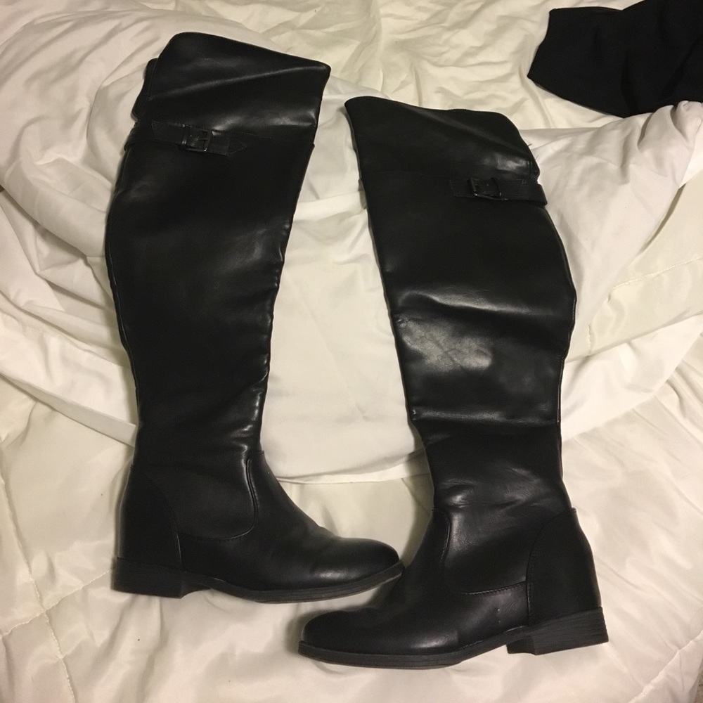 Black hidden heel boots