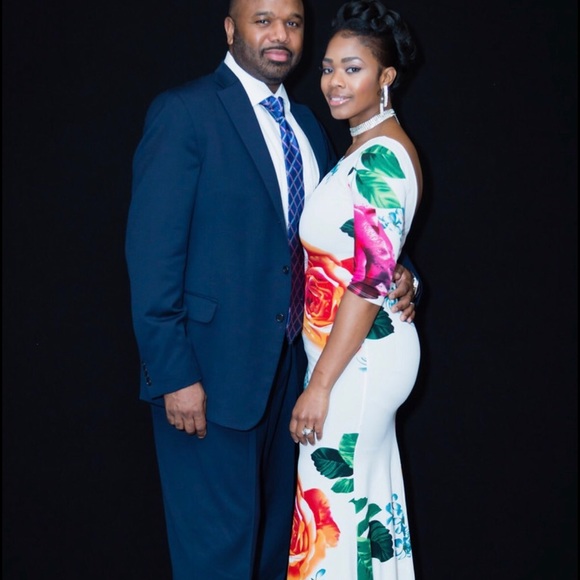 🌸Big and Bold Flower Dress🌸 - Picture 7 of 8