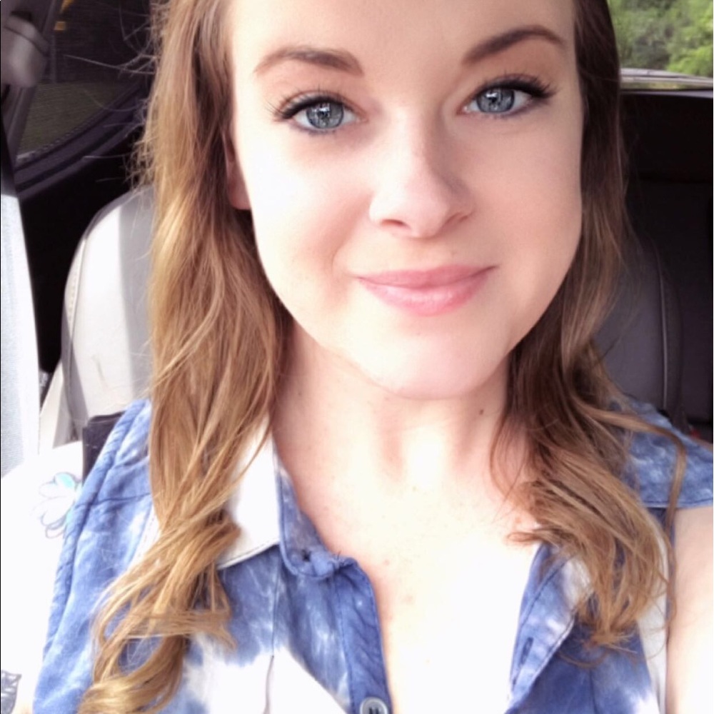 Meet your Posher, Olivia