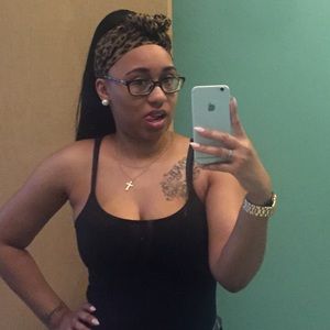 Meet your Posher, Danielle