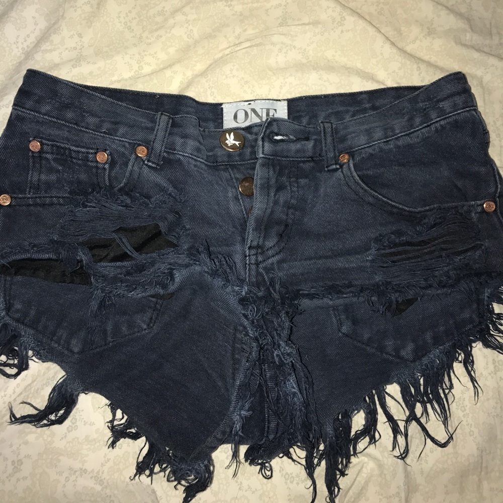 One teaspoon size 25 shorts