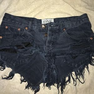 One teaspoon size 25 shorts