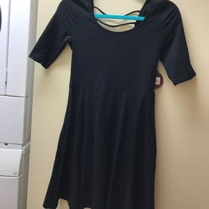 Short sleeve black dress