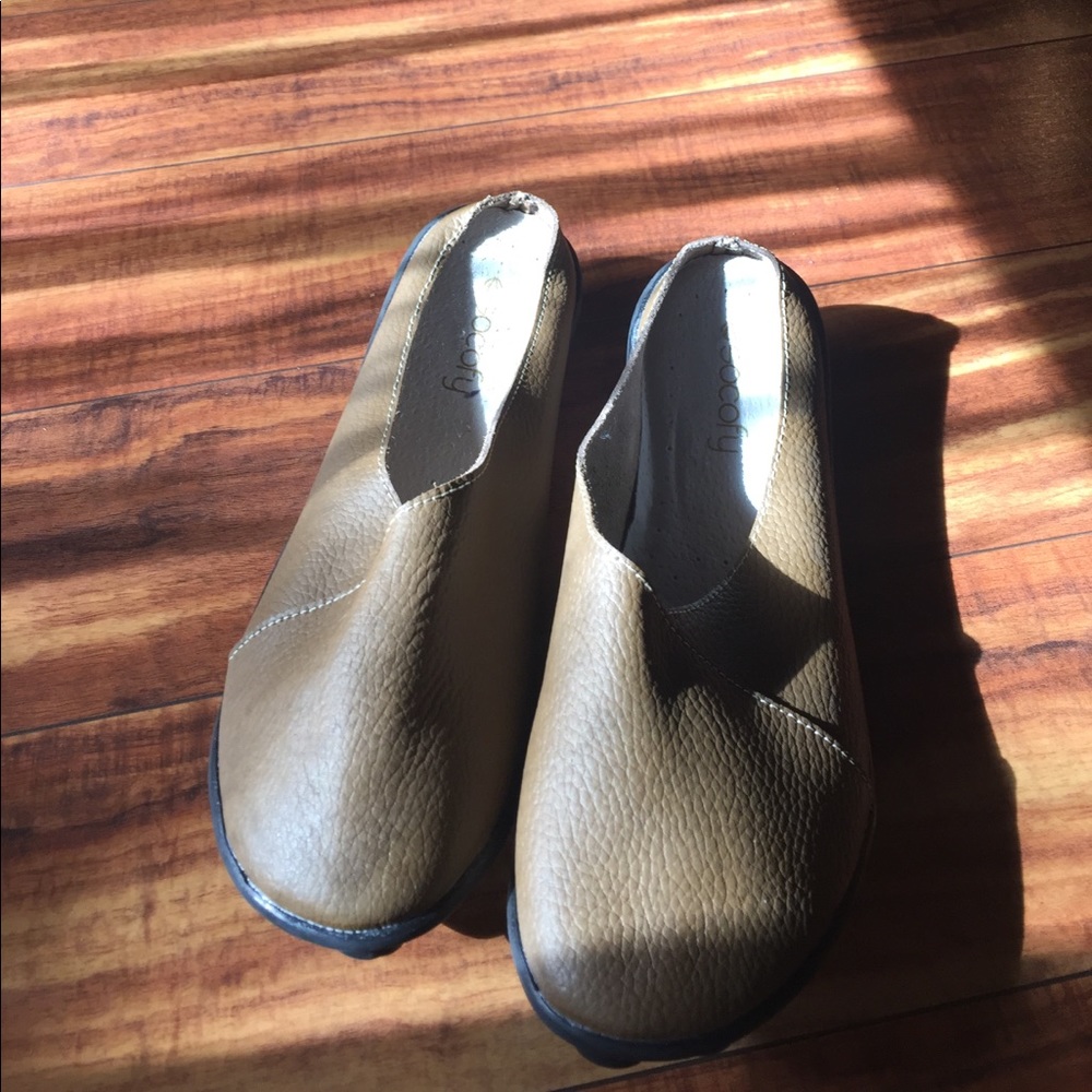 Socofy slip on all leather shoe size 41 new