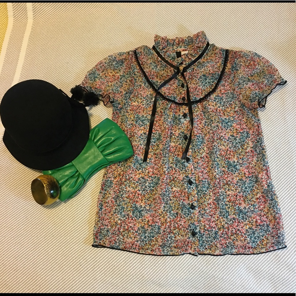🖤❤️H&M Floral Blouse ❤️🖤