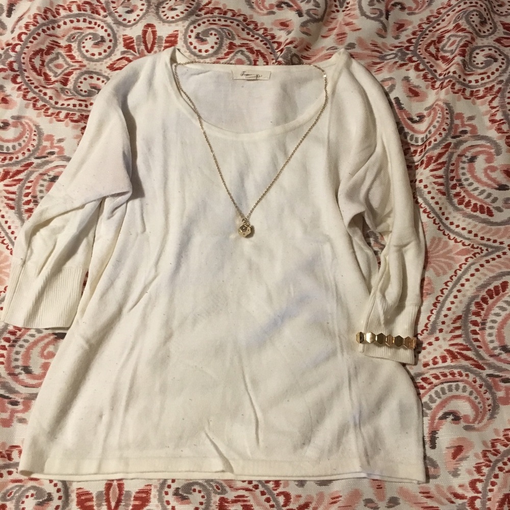 Sweater • Forever 21 • Medium