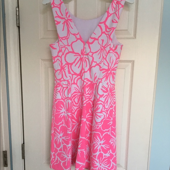 Lilly Pulitzer Bella dress in Strike a Posie-Med - Picture 2 of 2