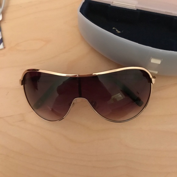 Tommy Hilfiger sunglasses - Picture 3 of 3
