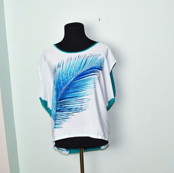 New York & Company Tops - New York & Company Blue Feather Print Flowy Top