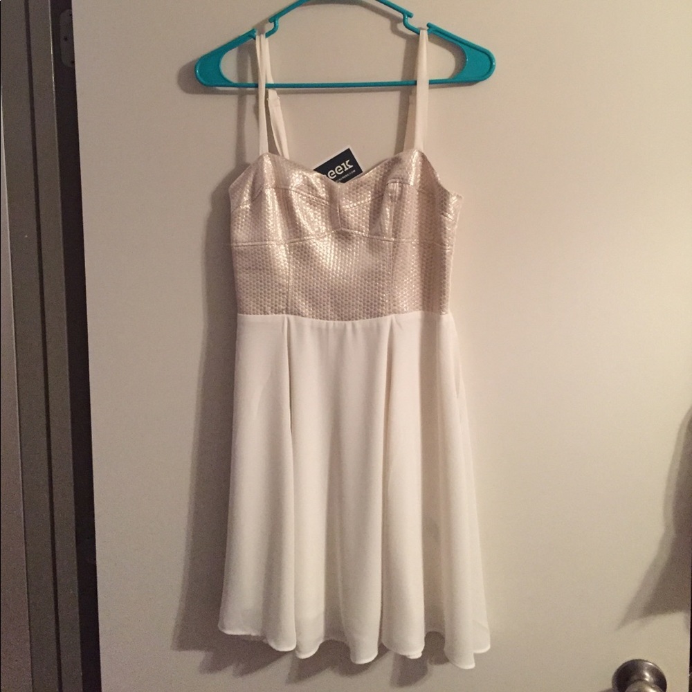 Clothes - Picture 8 of 8