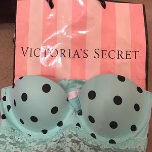 Polka dot strapless bra