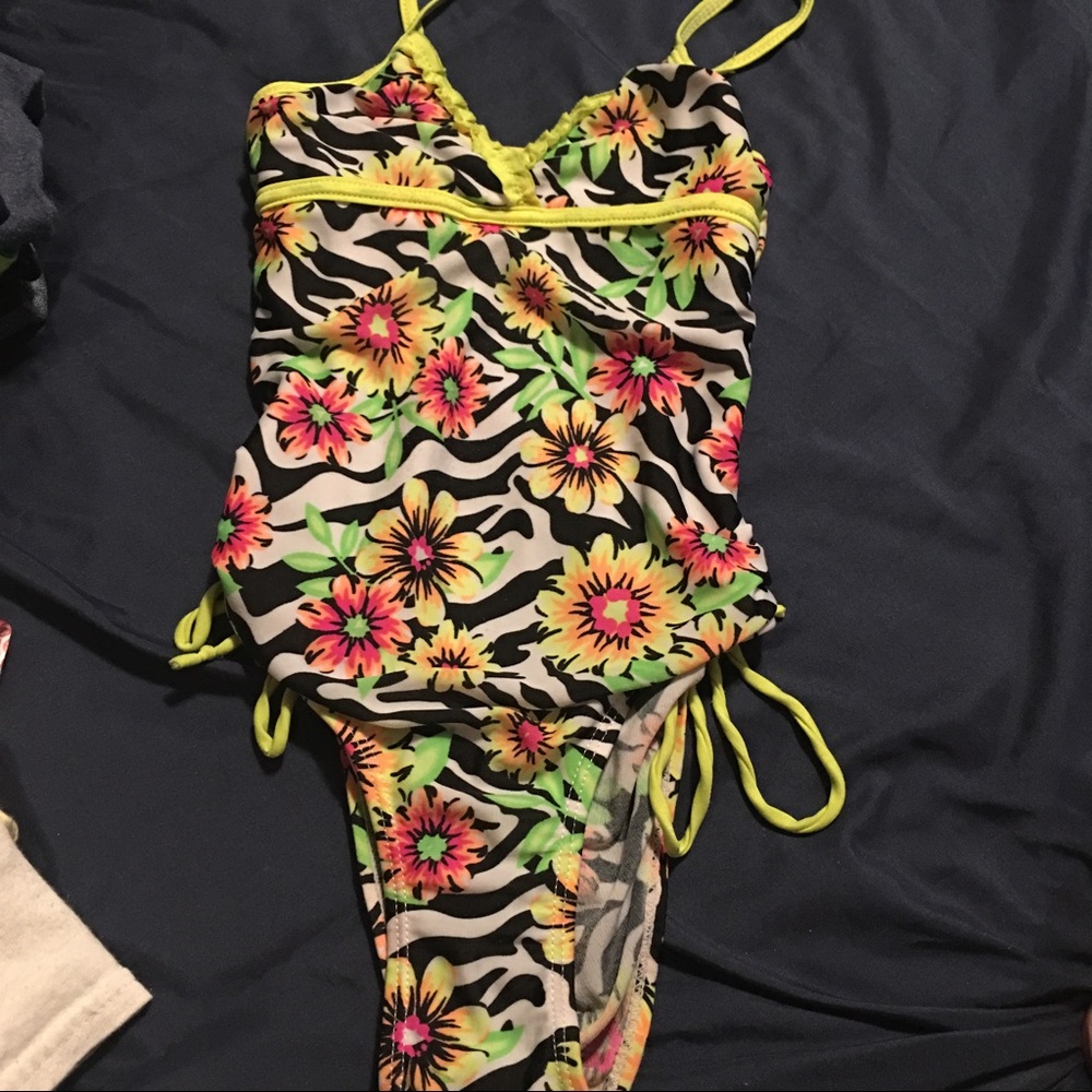 Swim suit