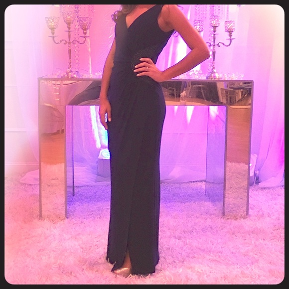 Long formal dress - Picture 2 of 4