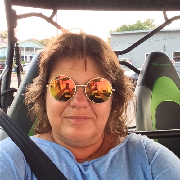 Meet your Posher, Donna - Picture 2 of 6