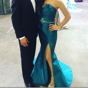 Real fitted mermaid gown