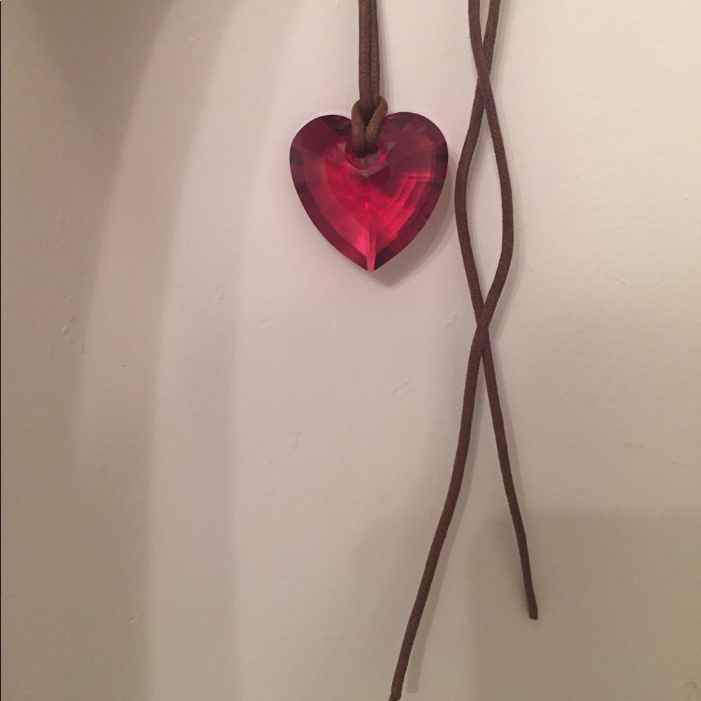 Heart-shaped Choker Necklace