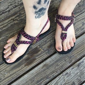🚫SOLD🚫🌸Just fab sandals🌸