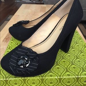 Gianni Bini black platform heels