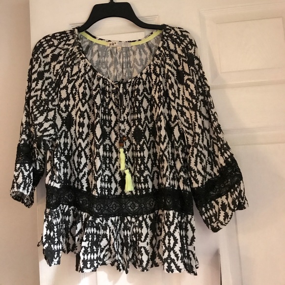 Black and white peasant blouse - Picture 1 of 1